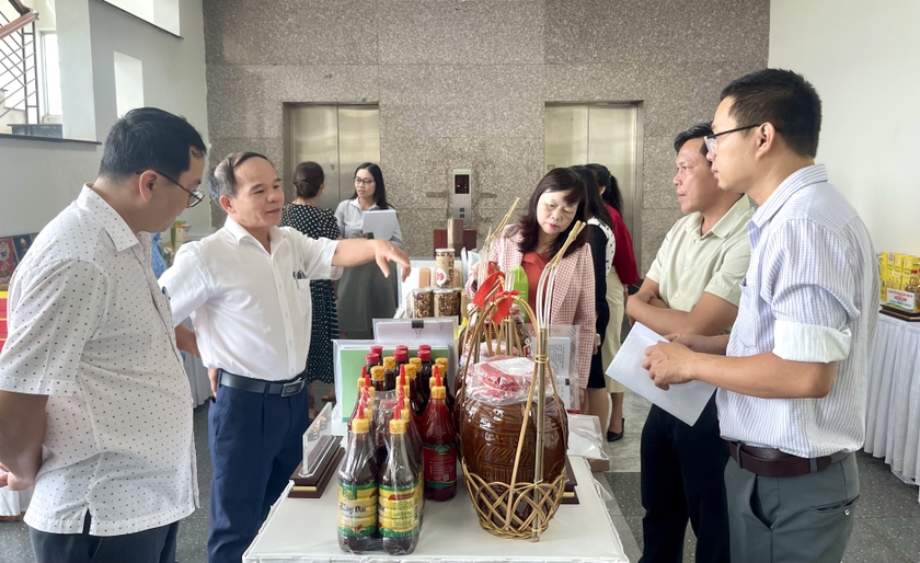 cac-san-pham-tham-gia-binh-chon-day-du-ho-so-chung-nhan-dat-tieu-chuan-cua-san-pham-cnnt-tieu-bieu-8117.jpg