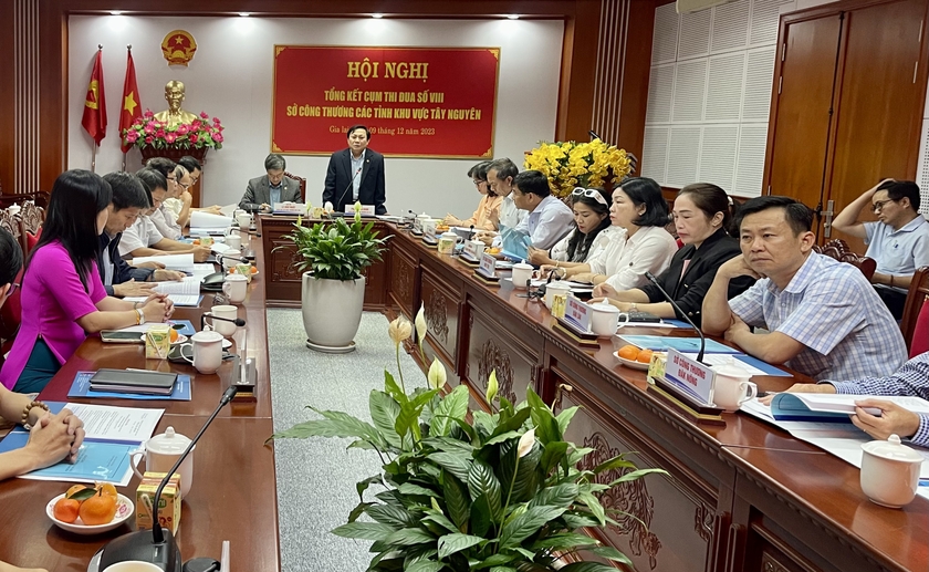 quang-canh-hoi-nghi-8696.jpg