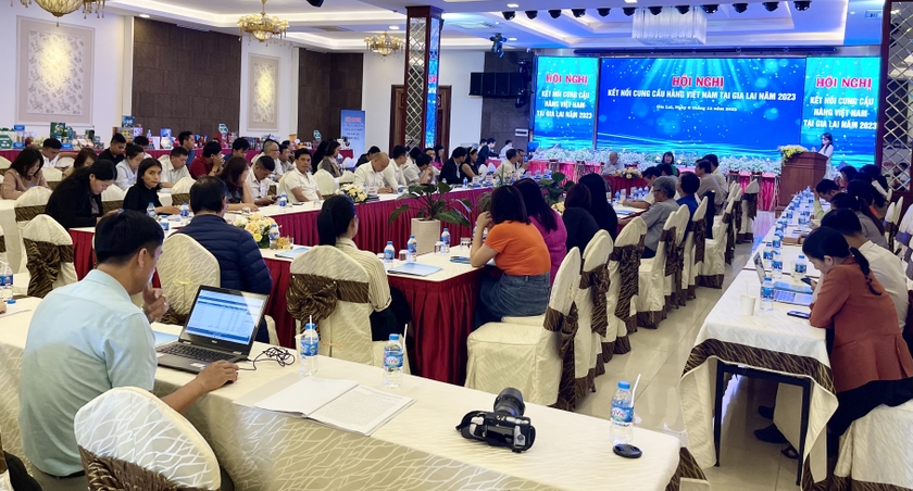 quang-canh-hoi-nghi-3565.jpg quang-canh-hoi-nghi-3565.jpg