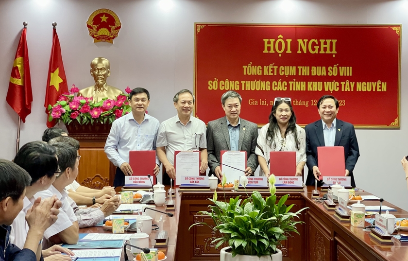 cac-don-vi-thanh-vien-trong-cum-thi-dua-so-viii-da-ky-giao-uoc-thi-dua-nam-2024-4554.jpg