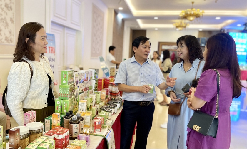 lanh-dao-so-cong-thuong-gia-lai-trao-doi-voi-doanh-nghiep-tinh-ban-3017.jpg lanh-dao-so-cong-thuong-gia-lai-trao-doi-voi-doanh-nghiep-tinh-ban-3017.jpg